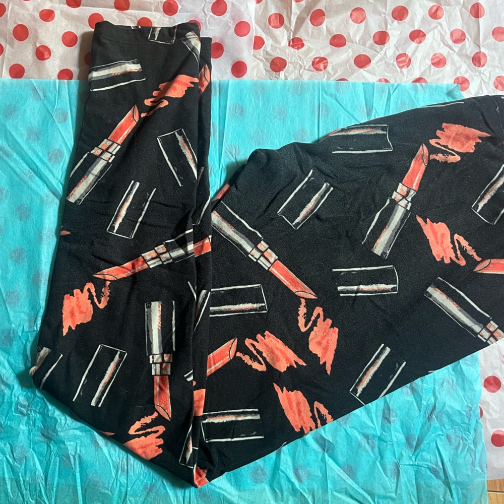 Lipstick Leggings 2/30 3/40